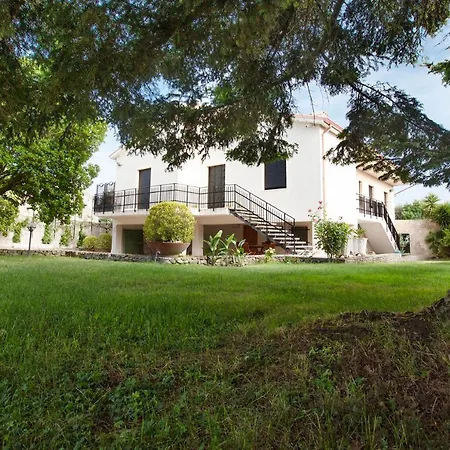Biora Bed & Breakfast